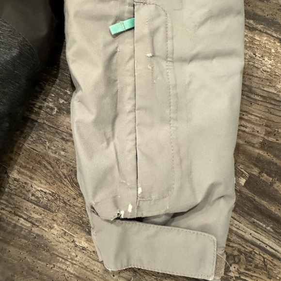 Girls’ North Face Winter Jacket - Picture 3 of 4